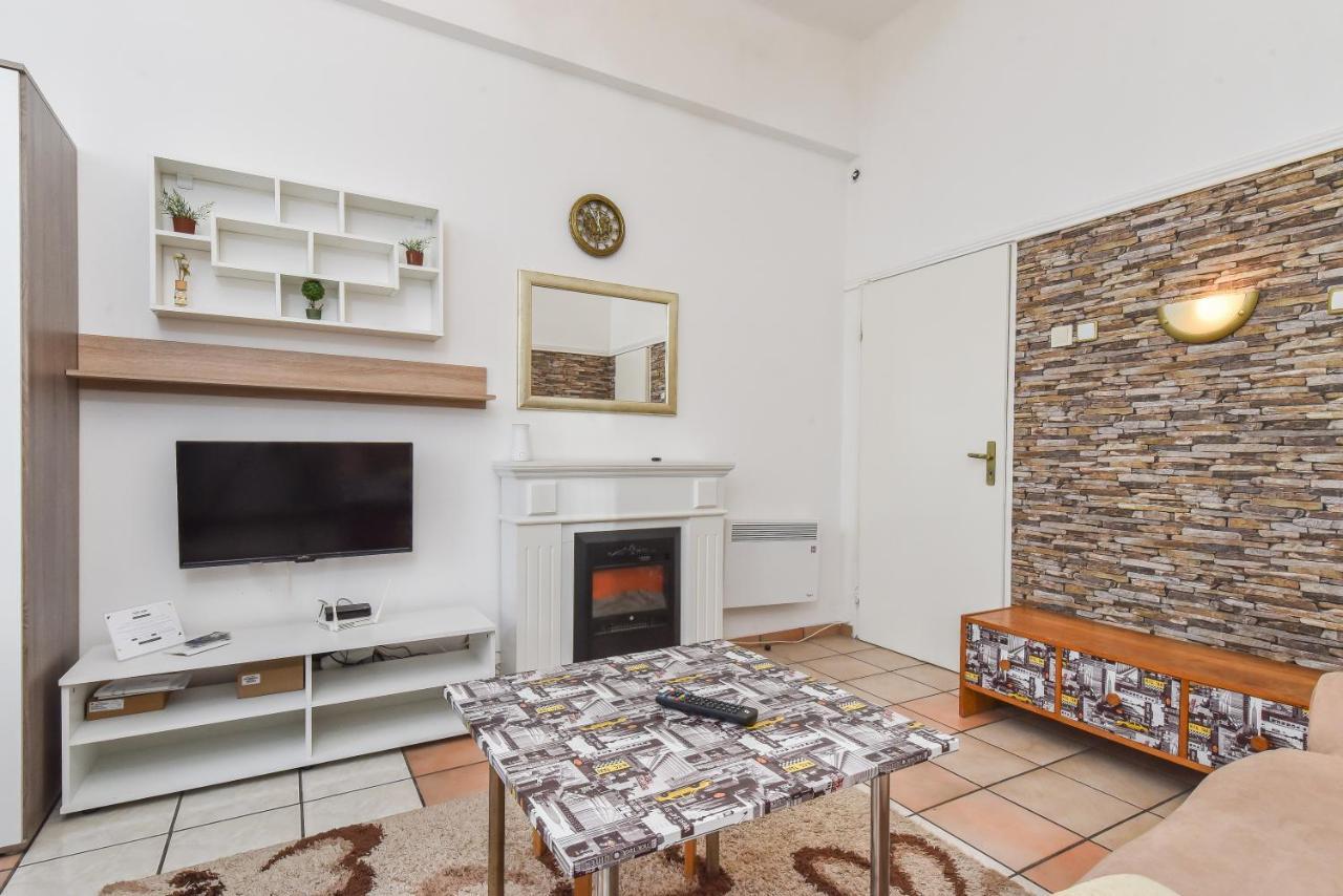 סופיה Historical Lion'S Bridge 1-Bedroom Apartment By Flat Mаnager מראה חיצוני תמונה