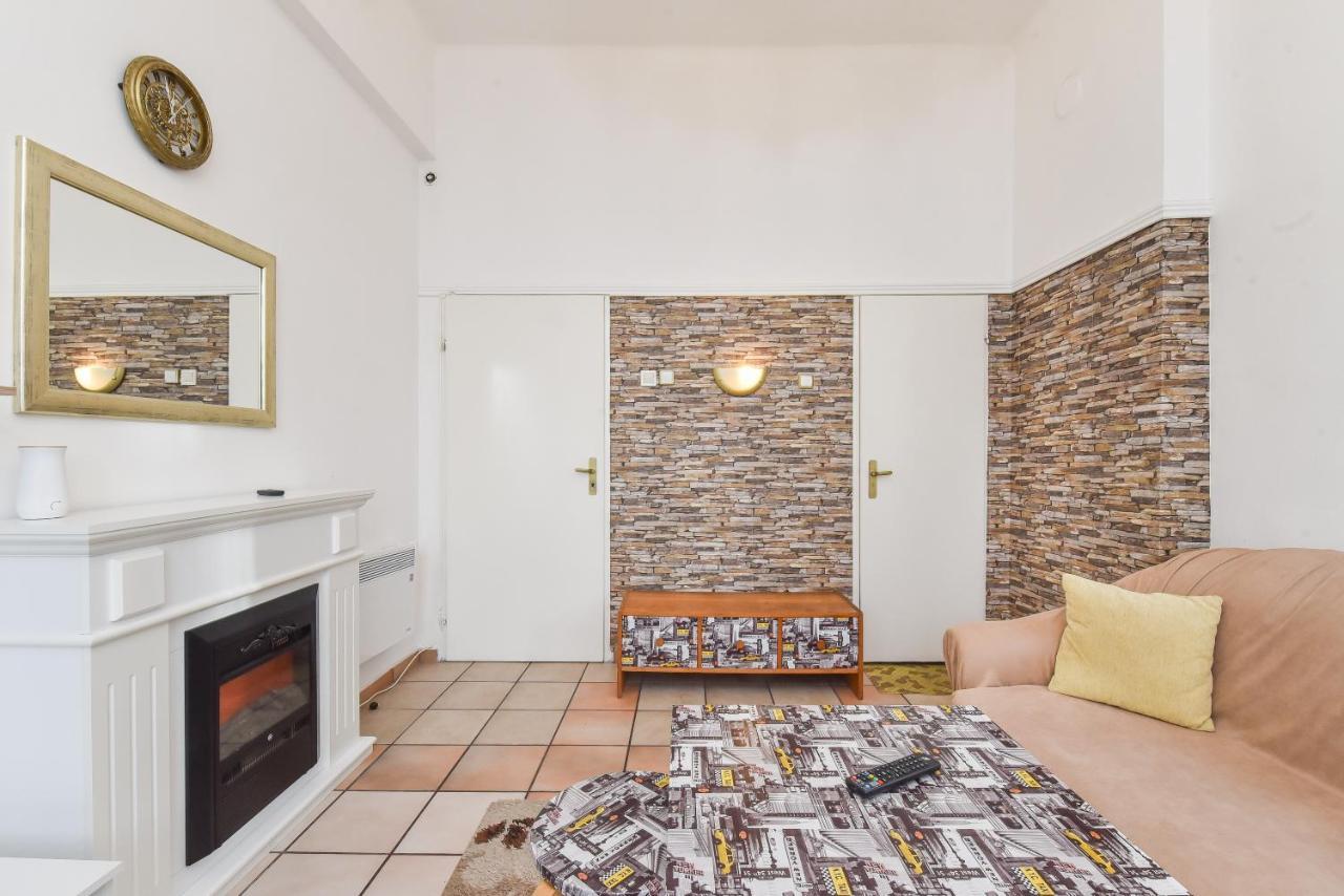 סופיה Historical Lion'S Bridge 1-Bedroom Apartment By Flat Mаnager מראה חיצוני תמונה